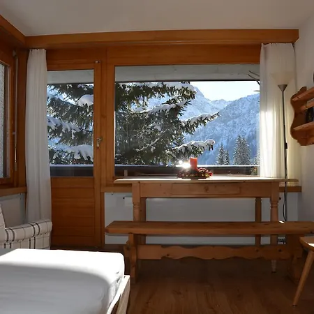Haus Tschima *